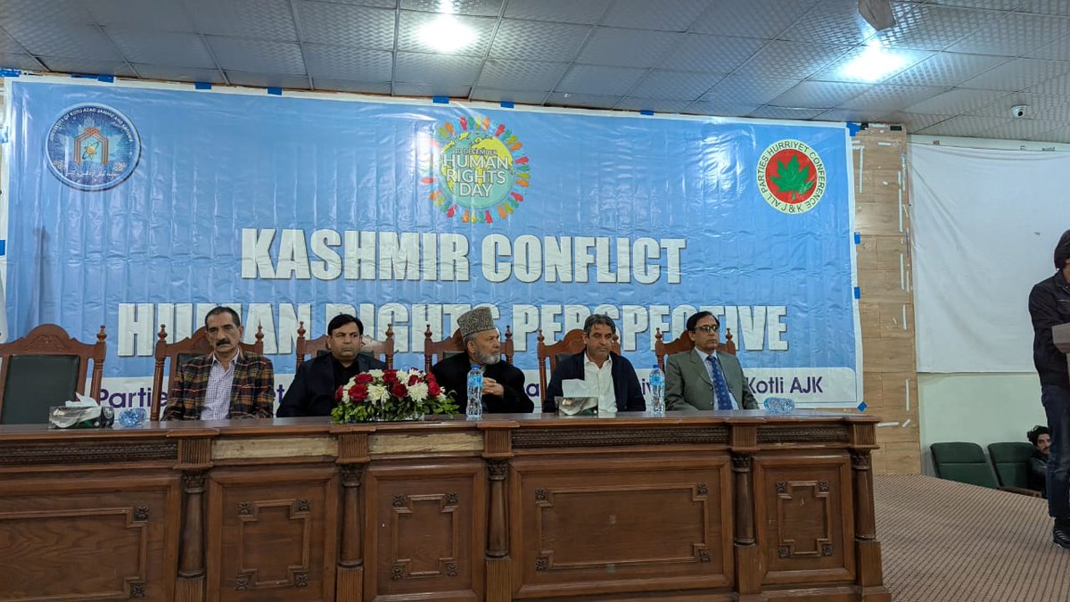 aphcjkofficial's tweet photo. APHC and University of Kotli held a seminar on “Kashmir Conflict: Human Rights Perspective,” highlighting India’s grave rights violations in IIOJK.
Speakers urged global action and unity to support Kashmiris’ struggle for self-determination. #Kashmir #HumanRights #IIOJK https://t.co/xGpA12QT2r