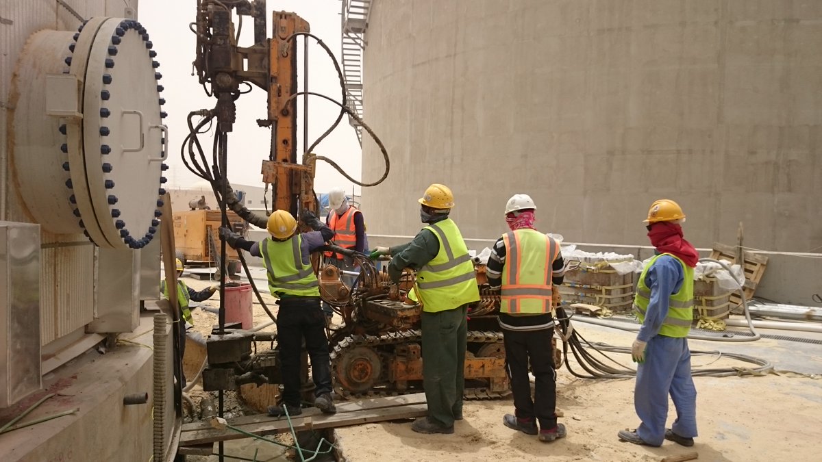 BullivantLtd's tweet image. Micropiles in place, stability assured!

#GeotechnicalEngineering #DeepFoundations #FoundationSolutions #EngineeringSolutions #GroundImprovement #BullivantArabiaLimited