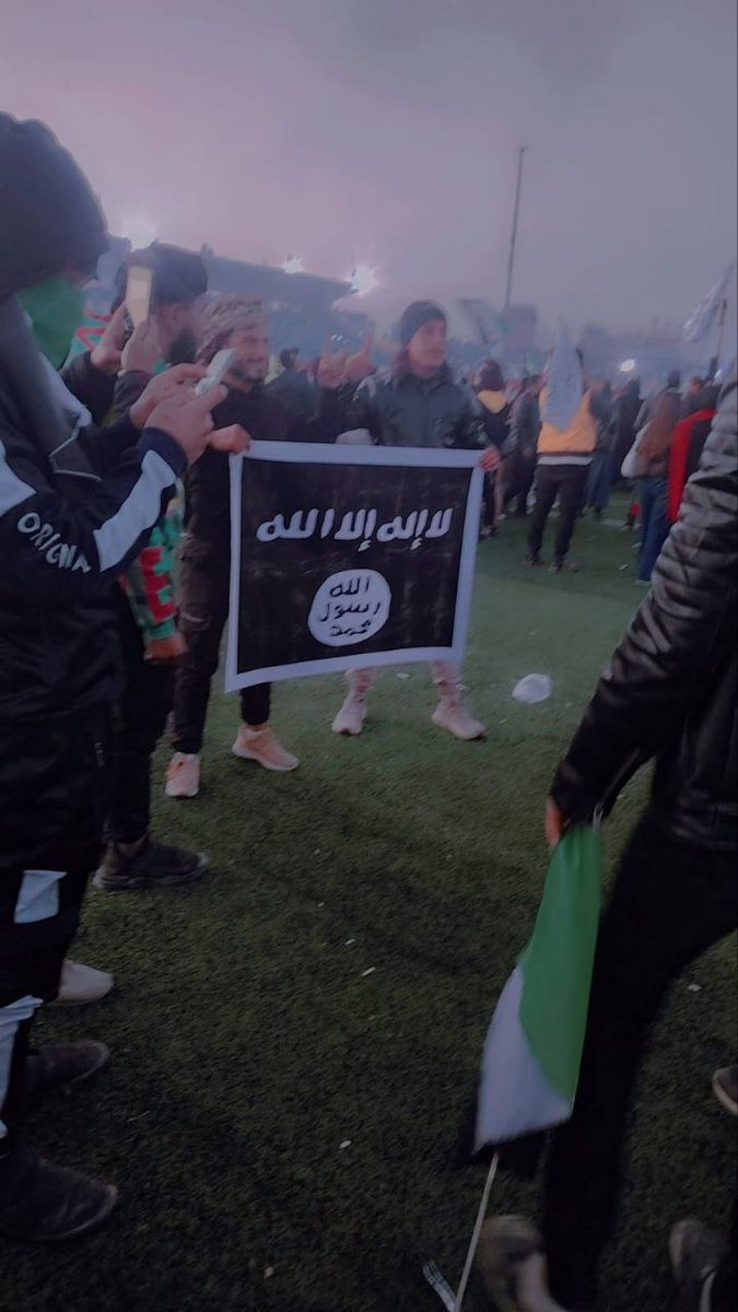 Rojava_Post's tweet image. #ISIS_flags were raised during the victory celebrations in

 #Deir_ez_Zor.

#Rojava_Post