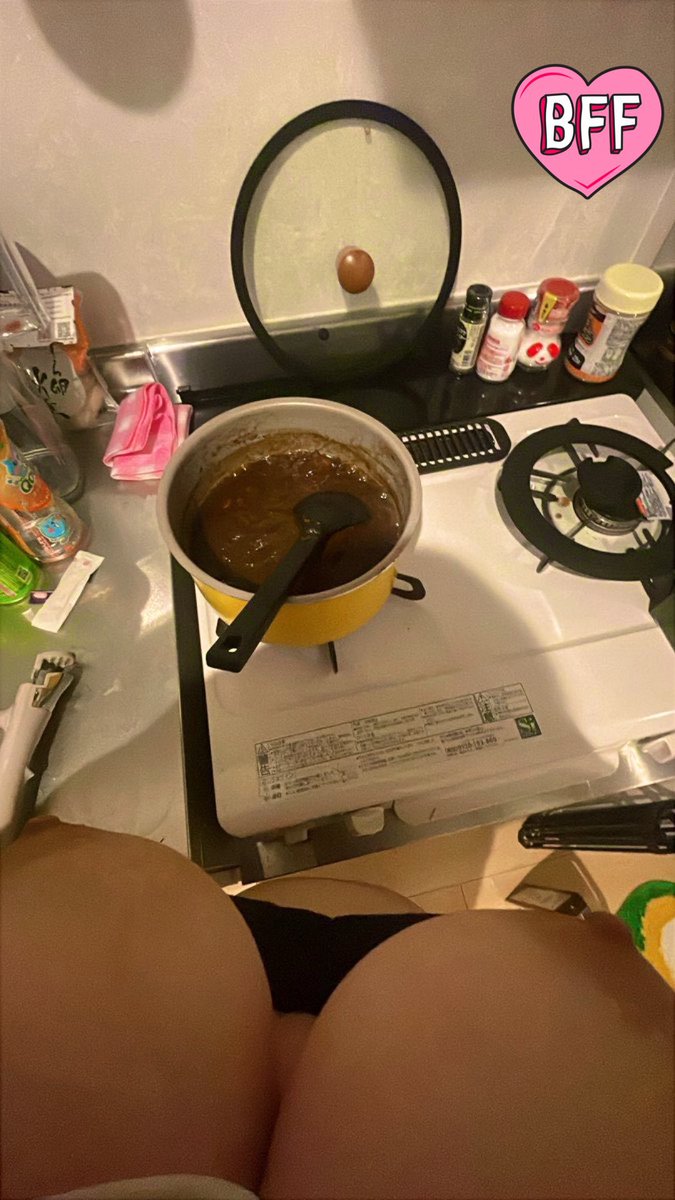 mika_8072's tweet photo. お疲れ様❤
ご飯の仕度中 https://t.co/b3eKxC5Val