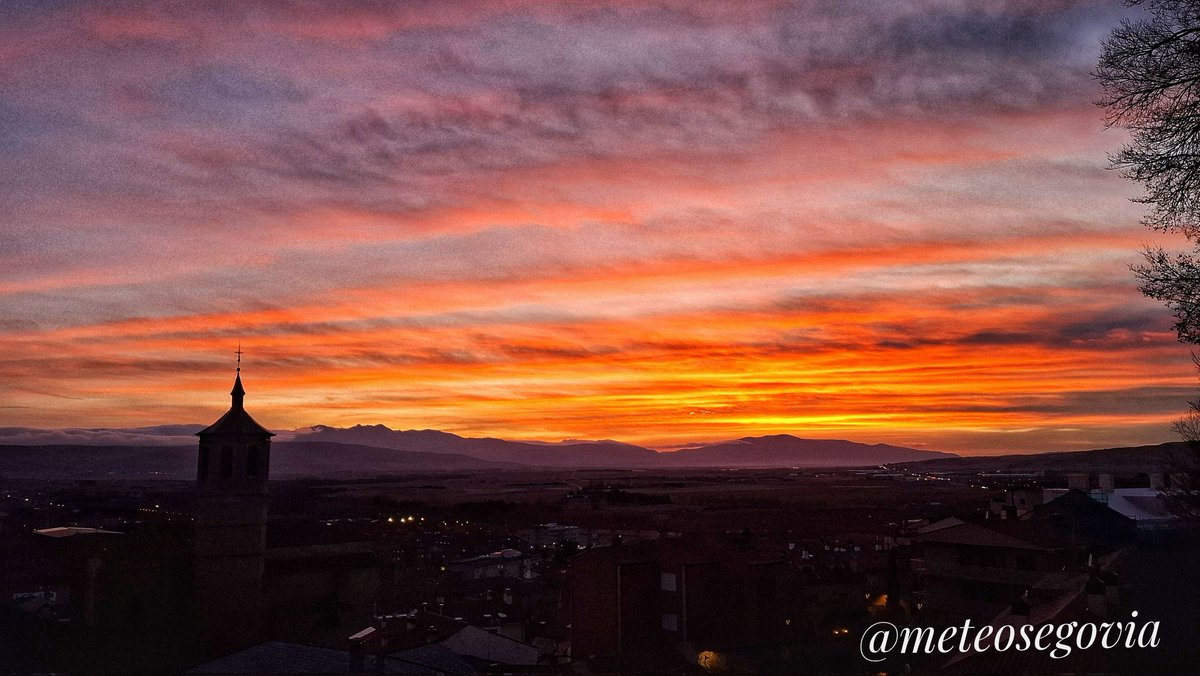 Candilazo al atardecer del lunes en #Avila