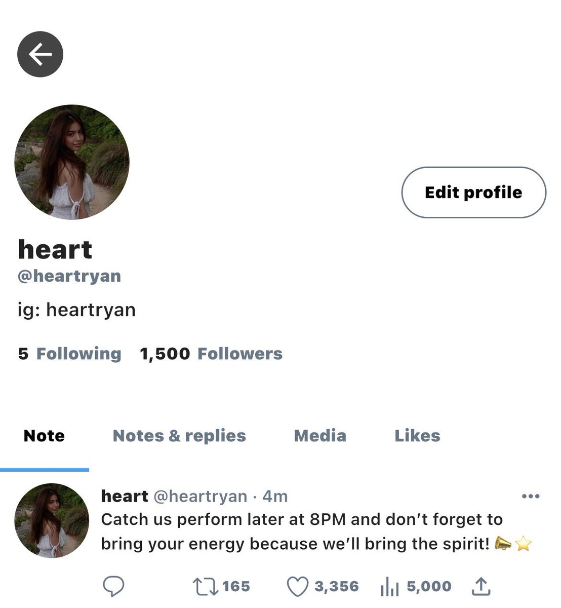 ryanecore's tweet image. a #zekeheart au 

wherein heart is the cheer captain and zeke is the basketball captain— different sports, different worlds, but someone definitely caught feelings…

pero ang tanong.. sino?