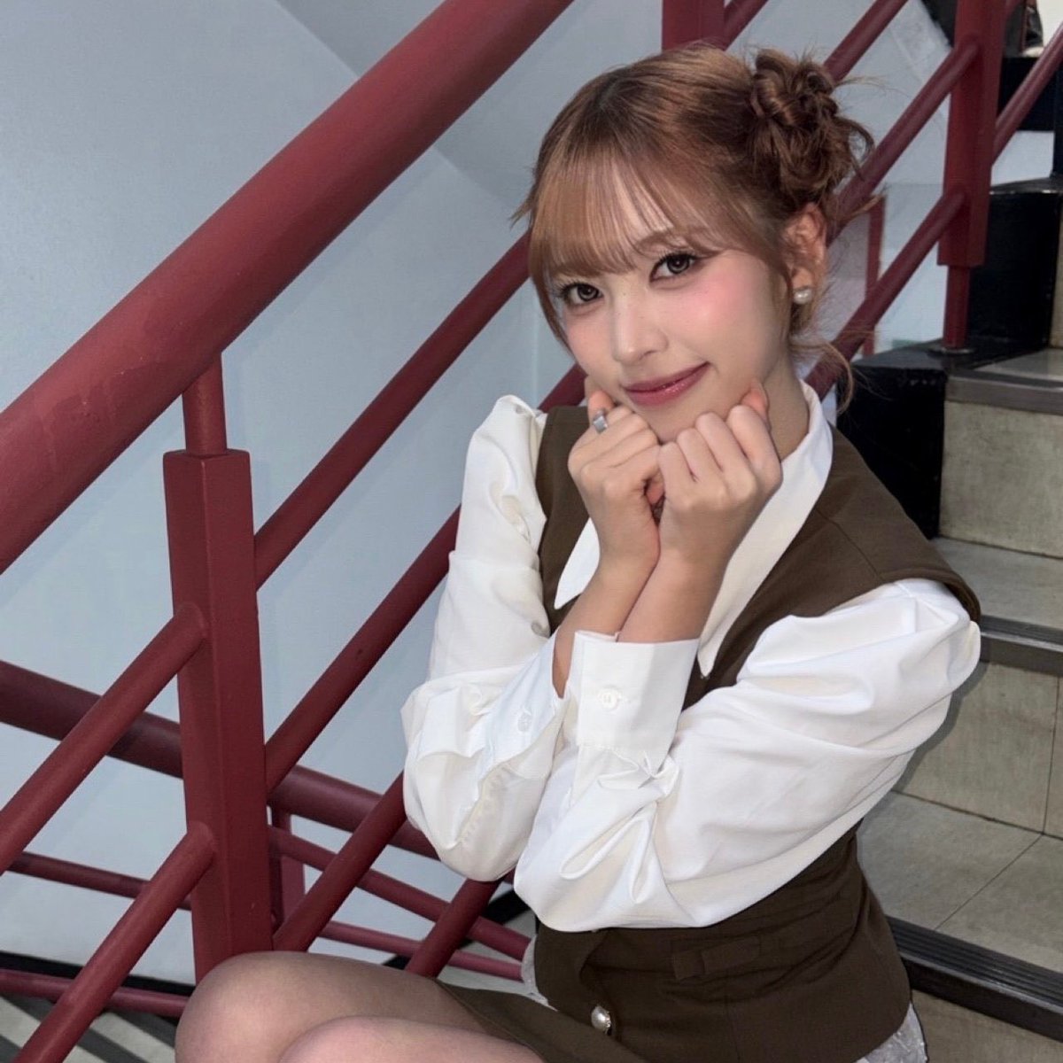 RESCENEPLUSCHAT's tweet image. 📸 | 251209
 
#MAY Yum yum yum🥟🍴😋 
 
#RESCENE #리센느 @RESCENEofficial