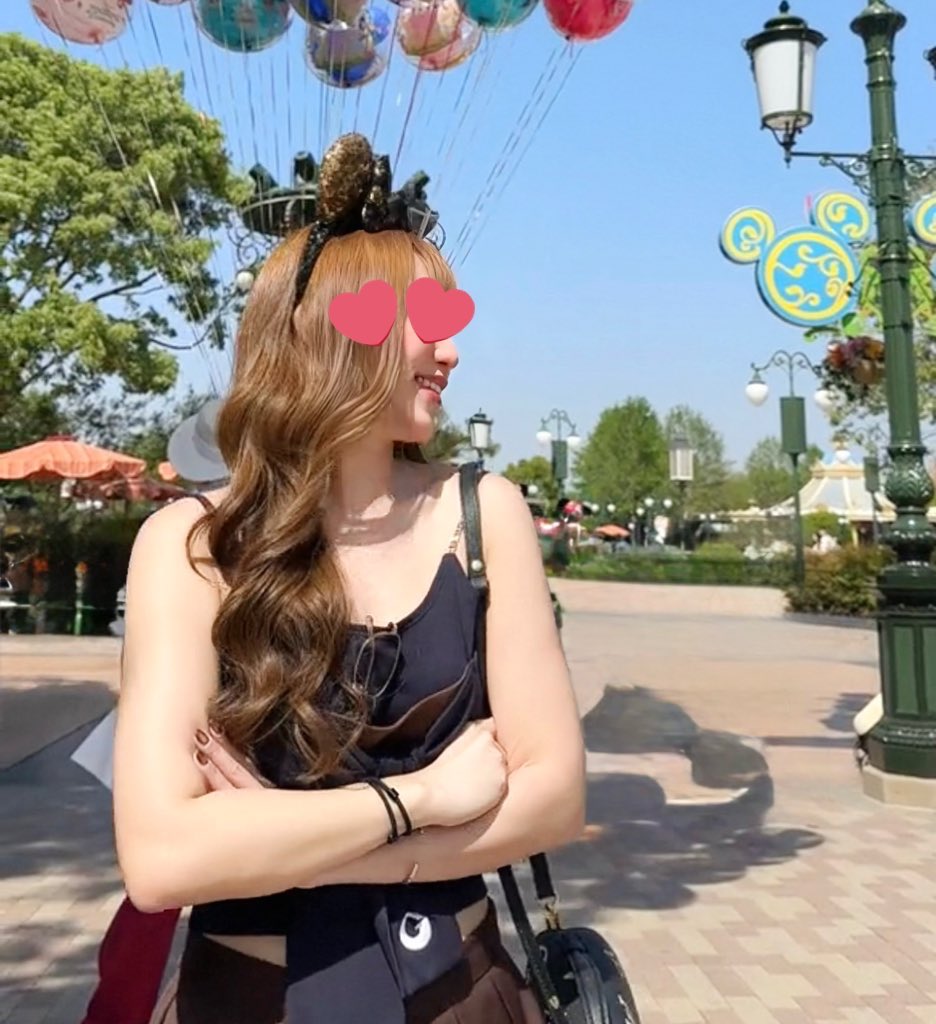 SoSplendidPM's tweet image. ในฐานะคนเคยมอม กล้าพูดว่าพอเริ่มดูแลตัวเอง = ดูดีขึ้นจริงแบบ 360 องศาเลย อย่างนี่เคยปล่อยให้ผิวคล้ำแดดมาเกือบทศวรรษแต่กลับมาดูขาวขึ้นได้ในปีเดียวแบบไม่โม้ จนญาติทักว่าไปฉีดผิว (โพ้มเปล่า) แล้วเริ่มเข้าวงการด้วยสกินแคร์ราคานักเรียนที่บอกไปคนไม่ค่อยเชื่ออีก underrate มาก…