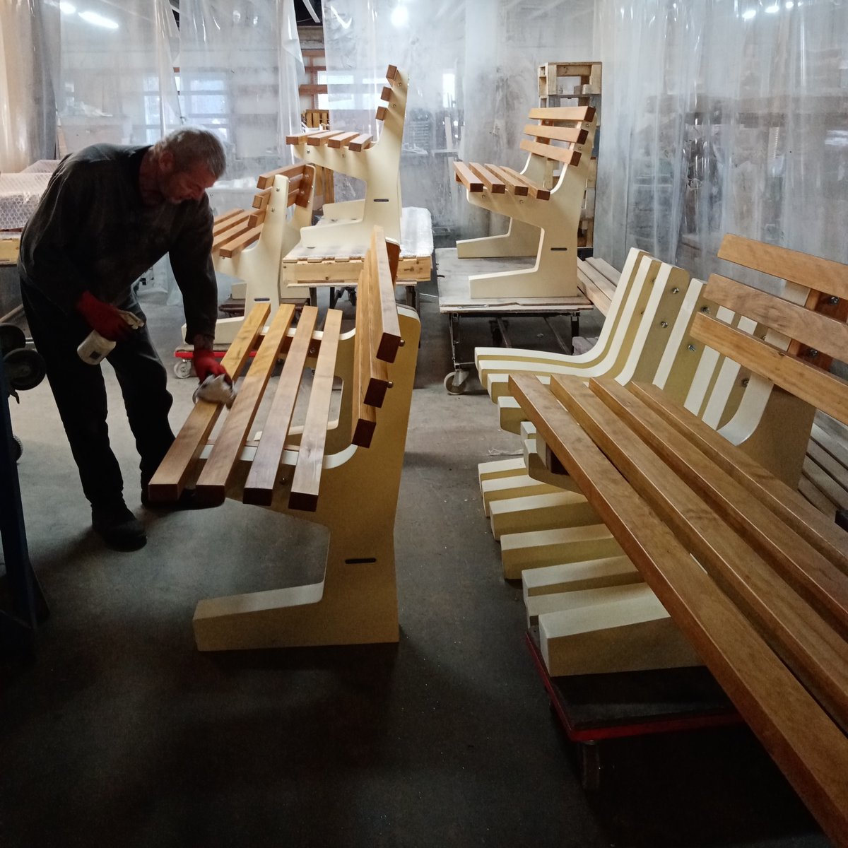 Four Southampton Seats being finished for Marlborough Highways Ltd, purchased via Jewson. A refined and reliable option for street projects.

View the range at
neptunestreetfurniture.co.uk

#SouthamptonSeat #NeptuneStreetFurniture #MarlboroughHighways #StreetFurniture