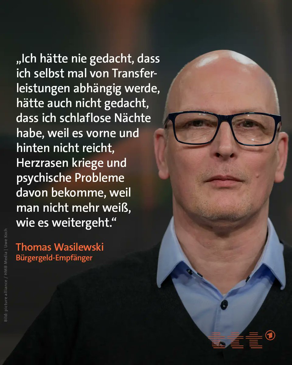 ThomasWasilewMG's tweet image. Mit der Neuen Grundsicherung soll 2026 die Nichterreichbarkeitsfiktion kommen: Verpasst du 3 Termine, giltst du als verschollen. 
Dann kann das BVerfG das Existenzminimum schützen wie es will – du verlierst trotzdem alles.
Wer soll so noch menschenwürdig leben können?