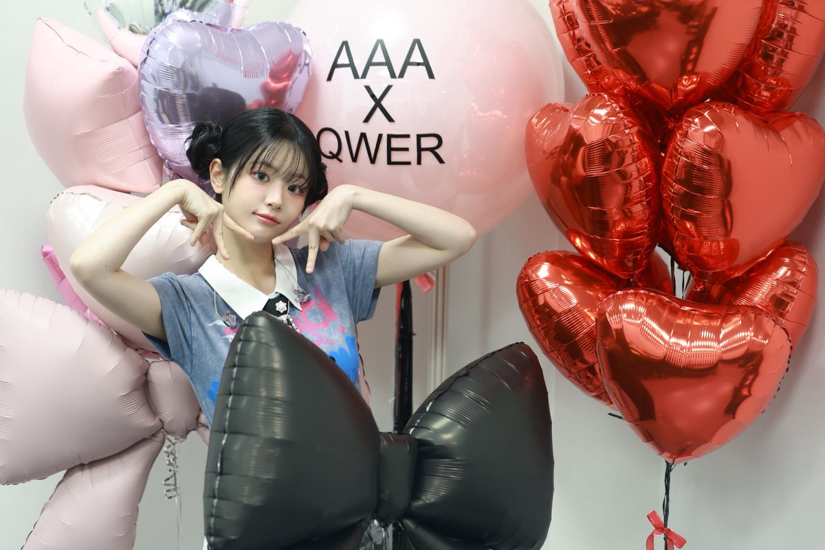 official_QWER's tweet image. ACON 좋아해🤍🩷🩵💚 
#QWER #ACON2025