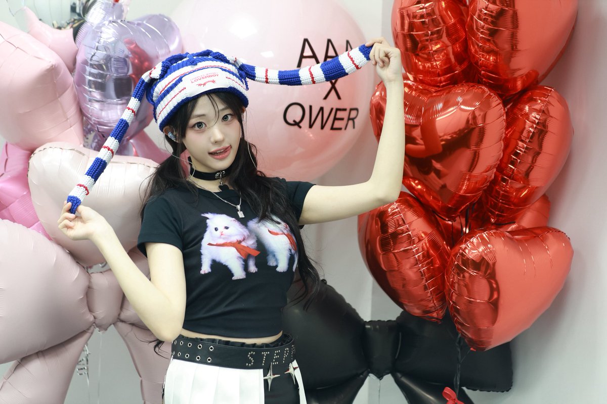 official_QWER's tweet image. ACON 좋아해🤍🩷🩵💚 
#QWER #ACON2025