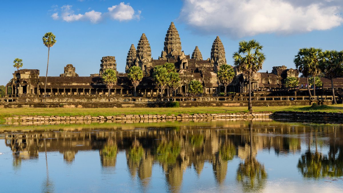 LuxLifestyleMag's tweet photo. With complimentary 1-hour daily massages, vegan friendly dining and an immersion into Angkor Wat’s Ancient Buddhist spirituality, Jaya House is Cambodia’s number one hotel for travellers seeking an eco-friendly wellness escape. 👉 https://t.co/Stni7GoXcw
#LUXlife #Zen #Wellness https://t.co/80JTkOKX19
