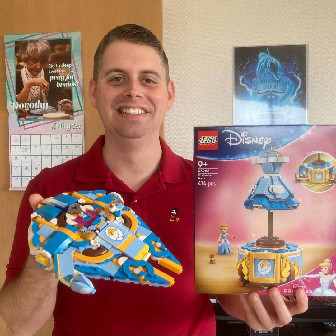 creapills's tweet image. Cet internaute s’amuse à transformer n’importe quel set LEGO… en Faucon Millenium

Brad Barber transforme n’importe quel set LEGO en Faucon Millenium, uniquement avec les pièces d’origine. Simba, Fast &amp;amp; Furious, animaux… le vaisseau culte peut vraiment naître de tout. Une…