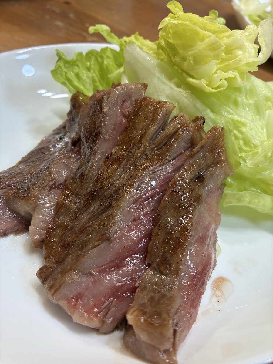 亀有のホルモンたけし、たまたま訪問した昨日、1周年イベントでした。お土産にいただいたお肉！美味くて気絶するかと思った
#亀有　#ホルモンたけし