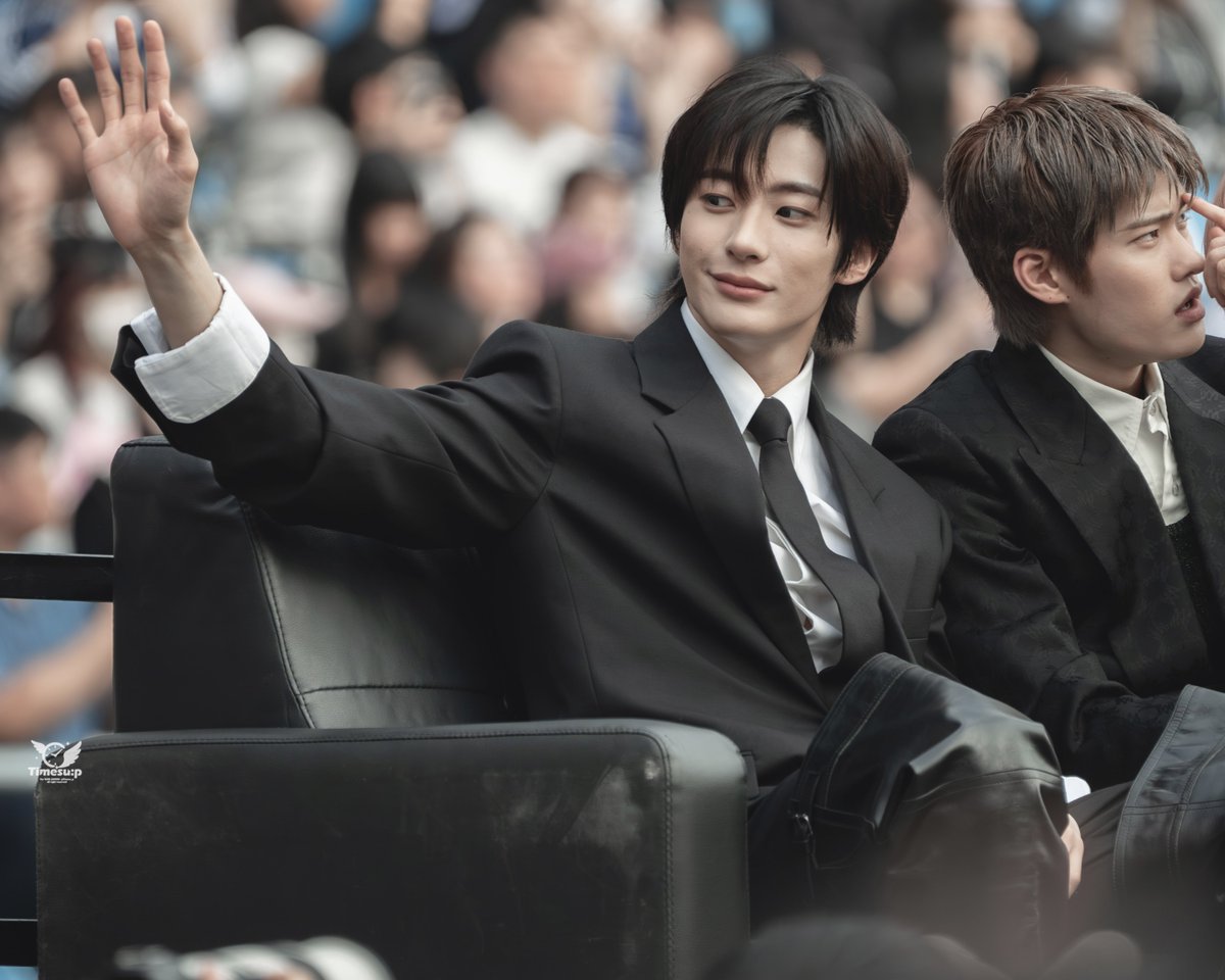 Timesu_p's tweet image. 251206 톤자님..

#라이즈 #RIIZE #앤톤 
#이찬영 #ANTON #アントン