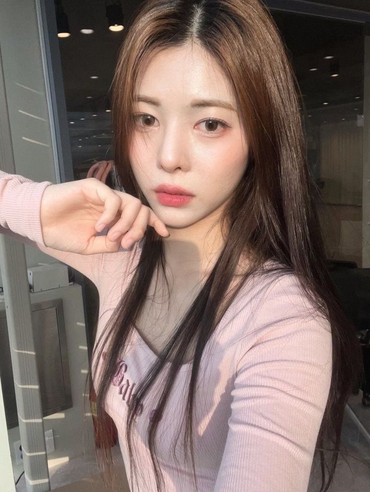 _urvision's tweet image. Está claro que #𝕚ːnǝve𝕣ーd𝕚e y por supuesto, admiro a los #𝟝ꕀ𝖉𝕚amo͞nds que componen @vhsanrio, y en especial a la reina de nuestros corazones, con su auténtico #r𝕚nαʼsのb𝕒g, que consigue encandilarnos con todo su talento. 🩷

꒰ʚ  𝗂𝗏𝗈𝗇𝗇𝖾'𝗌 𝘩𝑒𝑎𝑟𝑡 ɞ꒱