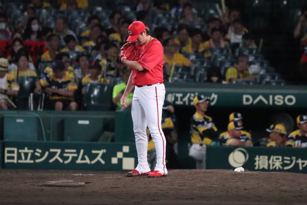 lucy_12carp's tweet photo. 【大道温貴ってこんな選手】
・ニックネームは「快速王子」。威力のあるストレートが持ち味です
・肩作るの爆速です。火消しできます👨‍🚒
・怪我しません！！
・投球練習後のルーティンが印象的
・登場曲は「ultra soul」。盛り上がってください📣

よろしくお願いします🙇‍♀️
 #大道温貴  #swallows https://t.co/dDEZCtRQ5I