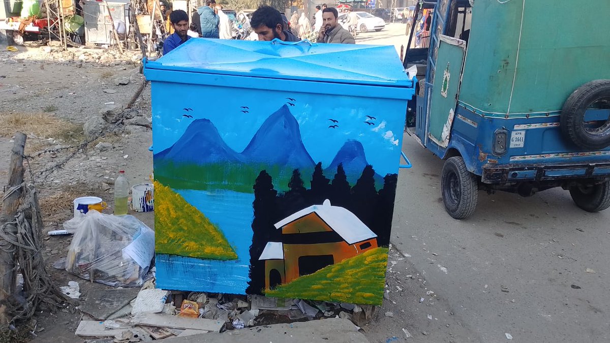 صوبائی حکومت کی ہدایات پر جاری خصوصی ہفتہ صفائی مہم پاک،صاف و شفاف خیبر پختونخوا کے تحت ڈبلیو ایس ایس سی سوات کے اہلکار کچرے کے ڈسٹ بنز کو رنگ و روغن کر رہے ہیں، 
<a href="/cm_kpk_ps/">CM KP</a> <a href="/CSKPOfficial/">Chief Secretary Khyber Pakhtunkhwa</a> <a href="/DC_Swat/">Deputy Commissioner Swat</a> <a href="/KPChiefMinister/">Chief Minister KP</a> <a href="/LGKPGovt/">Local Government Department KP</a> <a href="/PMRUKP/">PMRU Khyber Pakhtunkhwa</a> <a href="/KPCMSCU/">KP CM’s Communication Unit</a> <a href="/infokpgovt/">Information Department KP</a> <a href="/GovernmentKP/">Government of KP</a>