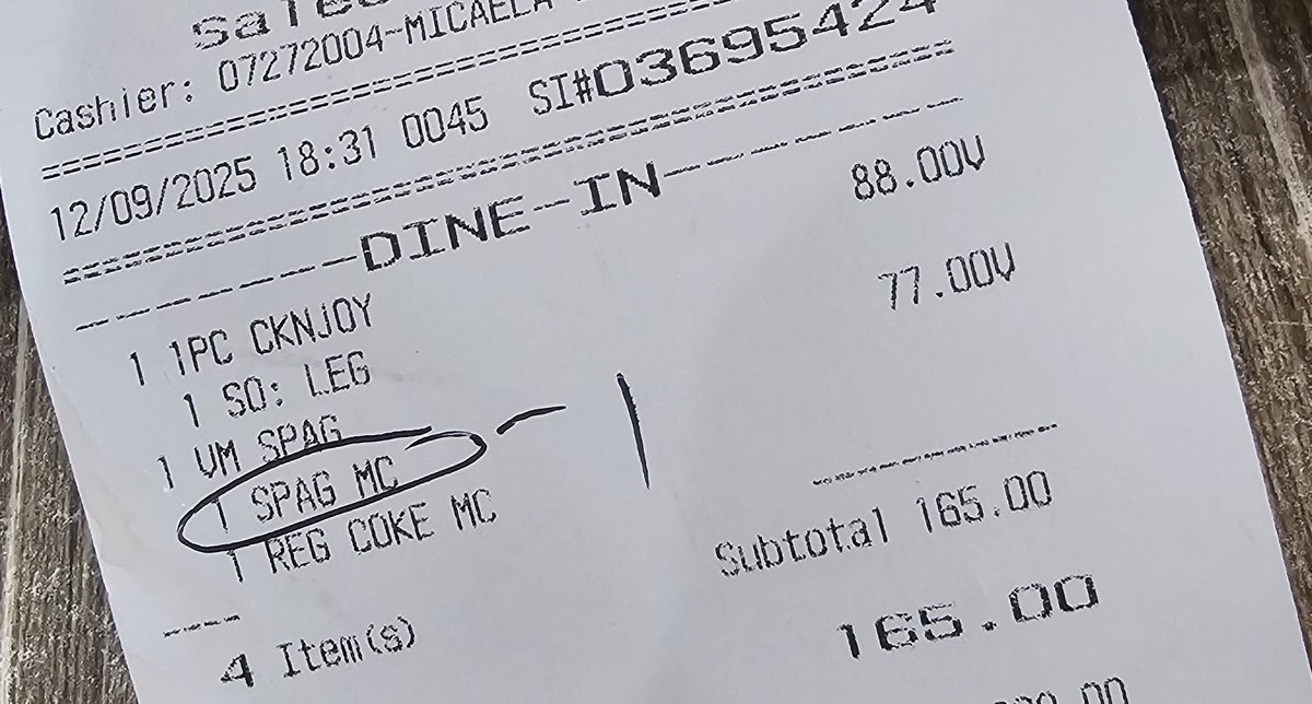 KaCarlPink's tweet image. Craving spag and chicken.
Jollibee's C3 has exactly that, for P165.
But I also like rice, which cost extra P40.

I surveyed their menu then I ordered:
1pc chicken joy, solo, P88
1 spag w/coke, P77
Total P165

Get more by combining ala carte.

What you're fastfood hack?