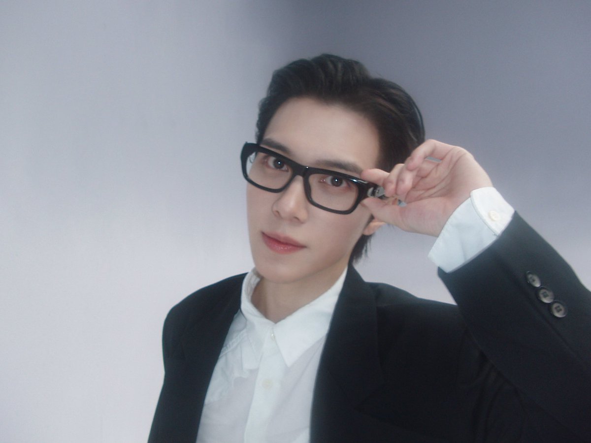 WayV_official's tweet image. For the first time

#HENDERY
#WayV #威神V #白色定格
#WayV_EternalWhite