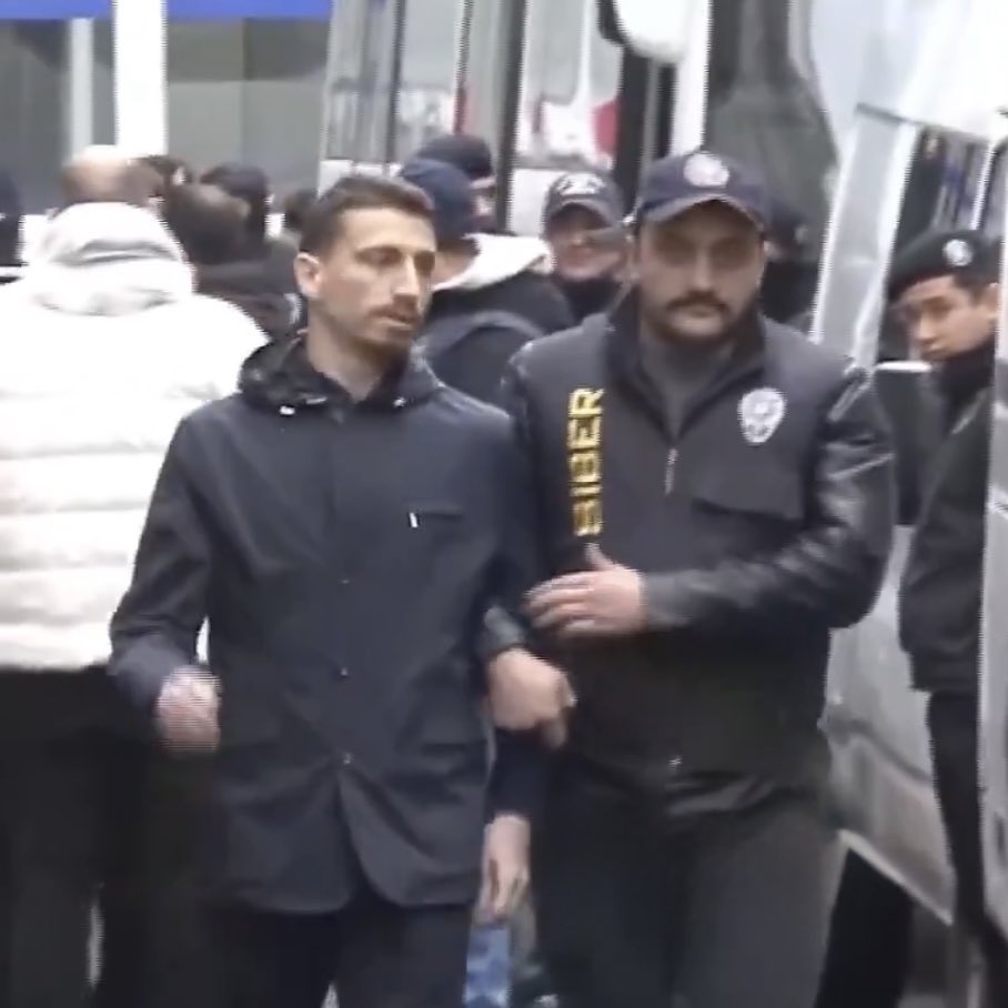 bi sonraki storynin nerden geleceği belli olmayan o kişi