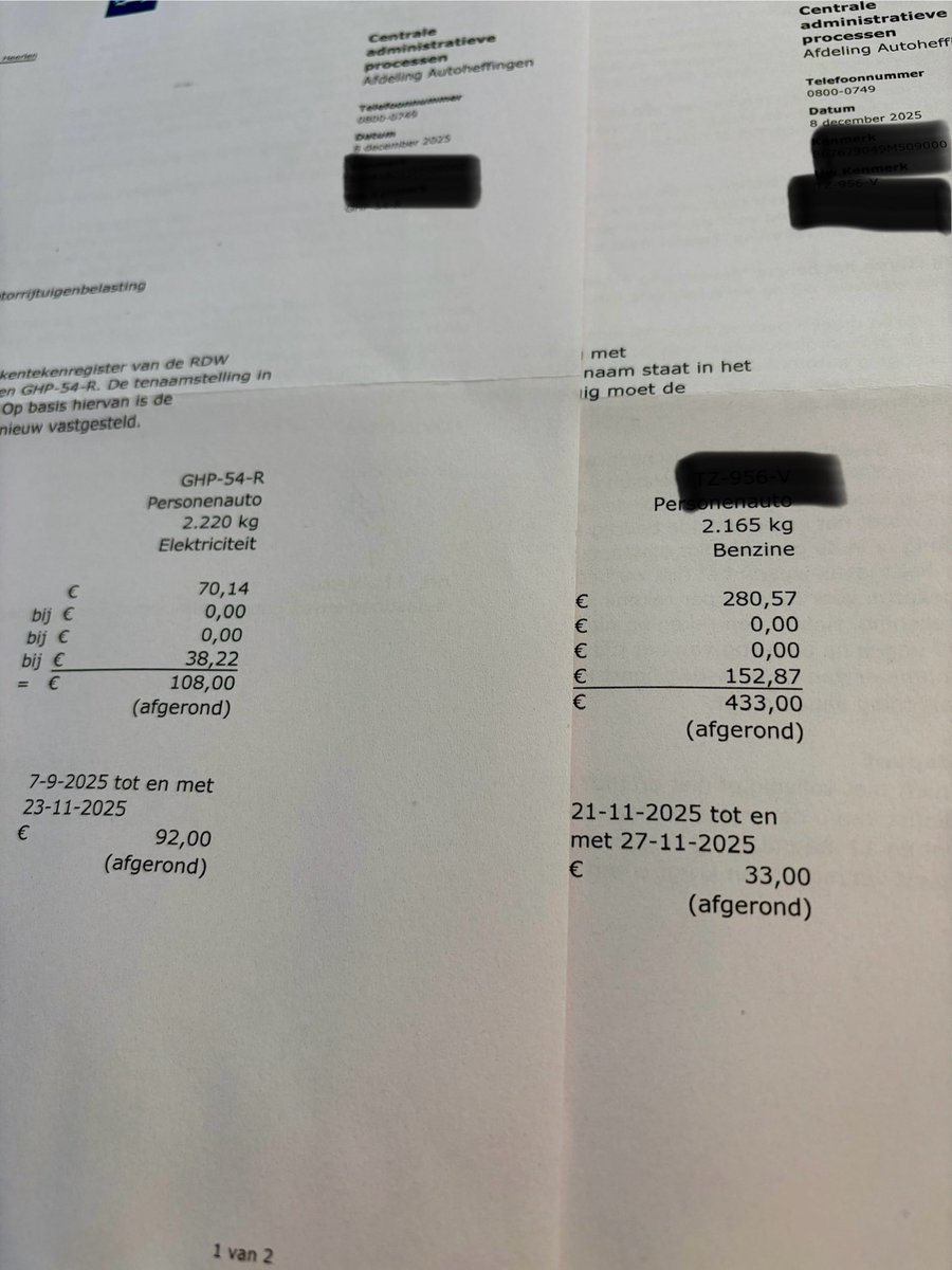 NJHoekman's tweet image. Vandaag kreeg ik een leuk cadeautje van de Belastingdienst:
€433 per kwartaal wegenbelasting voor een benzineauto.
En dat terwijl ik voor mijn elektrische auto €108 per kwartaal betaalde.

Laat dat even inzinken.

We leven in een land waar je belasting betaalt op benzine, óp…