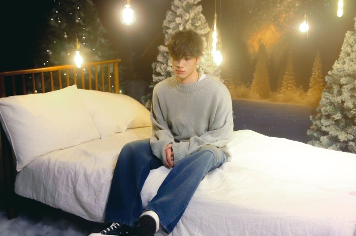 withj____'s tweet image. 🥹🩶