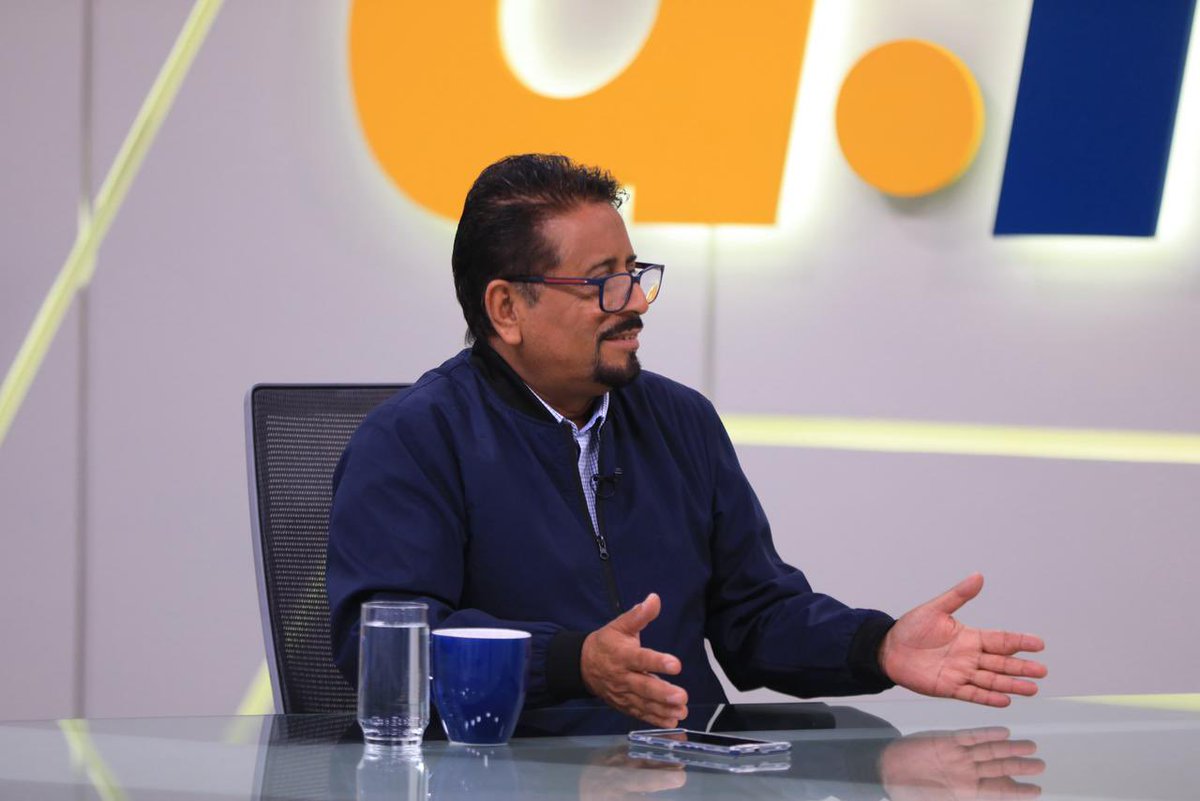 “<a href="/doctorsvapp/">DoctorSV</a> está revolucionando el país y nos está poniendo en la vista de todo el mundo”, señala el sociólogo y docente, <a href="/MAURODPOLITICO/">MAURICIO RODRIGUEZ</a>.