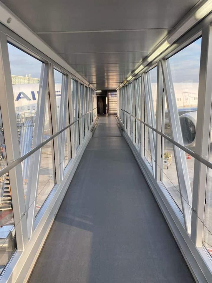 الممرين اللى نفسي أمشى فيهم مع الشخص اللى بحبه.

وان شاء الله في خير وعافية يعني