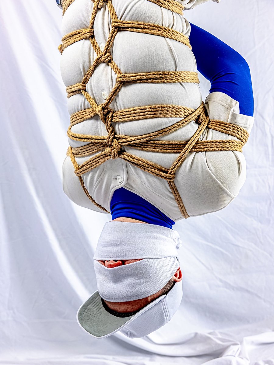 前回に引き続きPhotoROPEの写真を！
今回は逆さ吊りもしていただきました！

🪢&amp;📷：<a href="/PhotoROPE_1/">PhotoROPE</a>