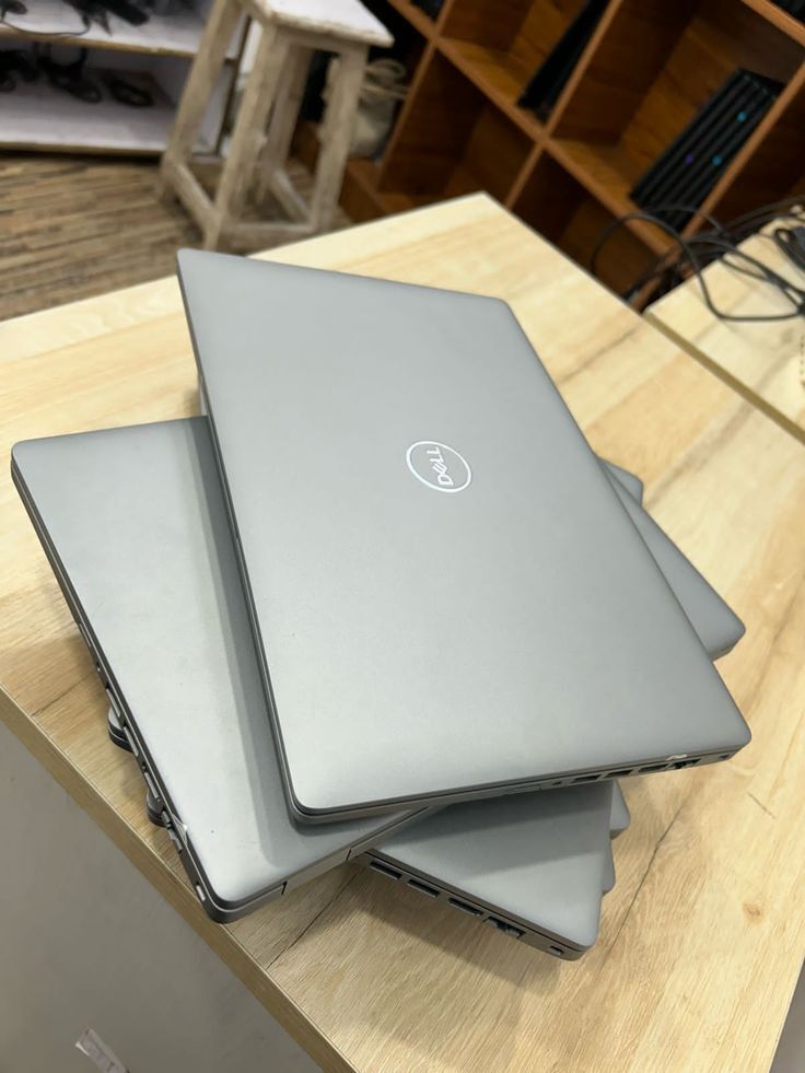 PowerTechHub's tweet image. DROP YOUR BUDGET: 👇👇👇👇👇👇
How much is your budget for a laptop this December?