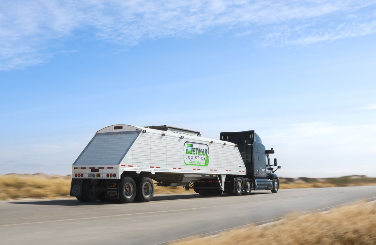 im_mining's tweet photo. .@aurora_inno, a self-driving freight leader, has announced a commercial deal with @Detmarlogistics, a leading provider in dry bulk & #fracsand #logistics solutions to #autonomously transport proppants around the clock for a multinational oil & gas company https://t.co/XQMpdNDTXO https://t.co/4iEhCgNj6l