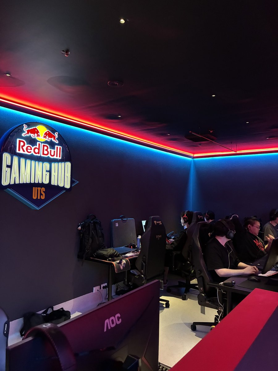 We arrived in Australia for the Apac Finals.
Thanks <a href="/BNKFEARXEsports/">BNK FEARX Esports</a> and <a href="/redbullgaming/">Red Bull Gaming</a> for a insane gaming office.

Nobody wants it more than us.🏆