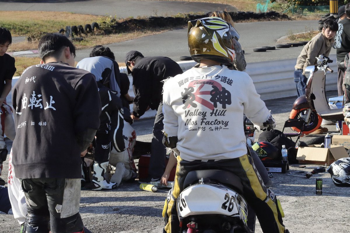 mosfactory1's tweet photo. レース中カメラマン見つけて一人俺ハしてるとこちゃんと撮ってもらえて嬉しい☺️
お疲れ様でした！
#全楽耐 https://t.co/KQhyHq3hLx
