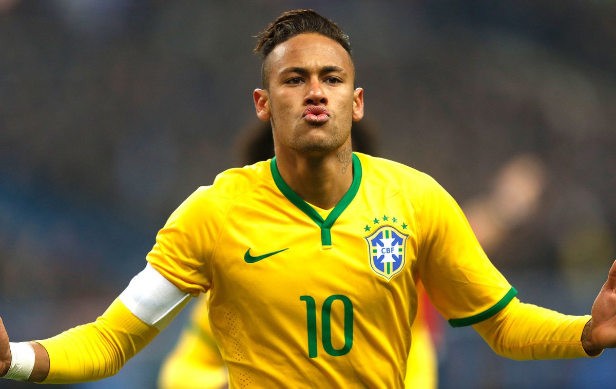 Zaki_92_'s tweet image. Neymar 2015 était le meilleur joueur au monde devant Messi et Cristiano. Et probablement à ce moment là le joueur le plus impressionnant techniquement à voir jouer dans l’histoire de ce Sport. Cordialement