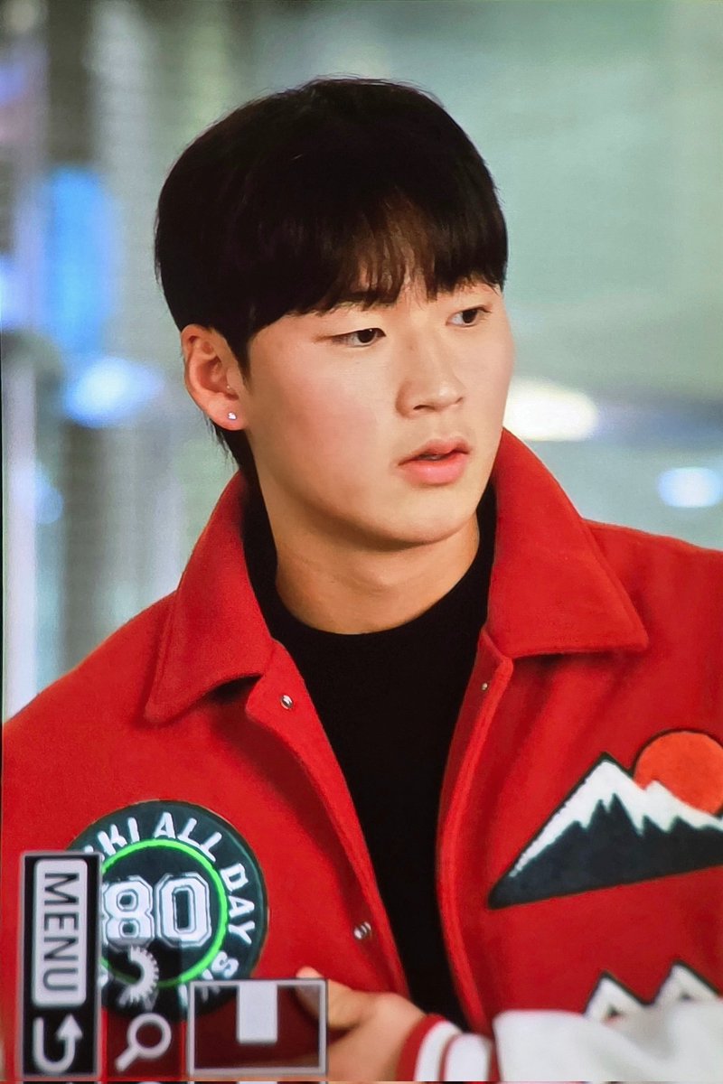 251209 피어싱 반짝✨️
#삼성라이온즈 #이호성