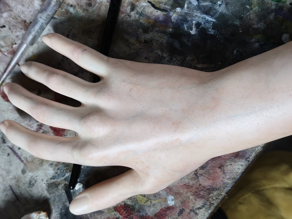 I love paint skins —  the fake hand skin looks healthy than me 😭

#painting #arts #fypシviral