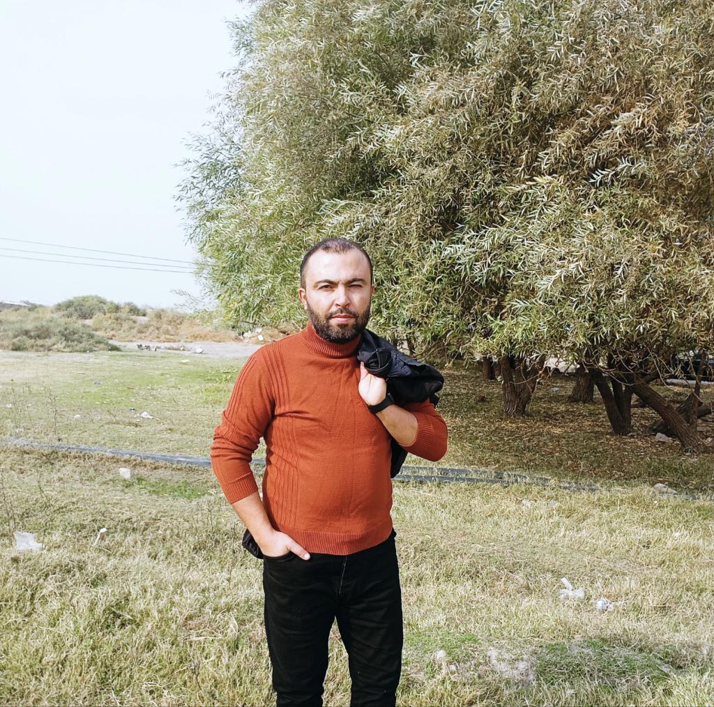 . 

سلام للذين لا تجدهم إلّا في مواطِن الخير ، يحمـلـون في أعـماقــهم قِيَــمًا رفيــعة مؤمنــون بأنّ الحــياة رحــلة لايبـــقى منـــها إلا حُــــسن الأثـر ...🧡