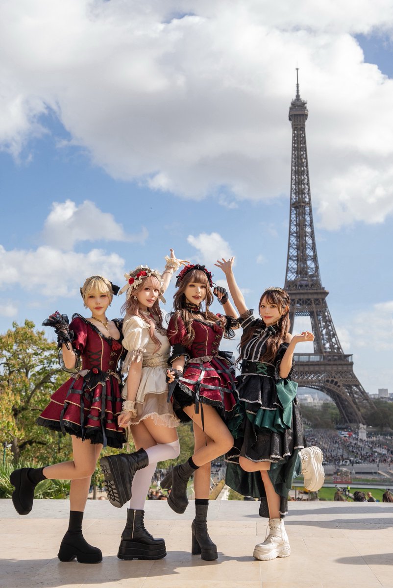 🥀✨Bisque doll 3rd Anniversary✨🥀

本日、Bisque dollは3周年を迎えました🖤

ここまで歩みを進められたのは、日々お店を支えてくれるキャストの皆さん、
そして変わらぬ想いで訪れてくださるお客様のおかげです。
心より感謝申し上げます！

面談や日々の時間を重ねる中で、キャストとの絆は深まり、今では家族のようにお互いを支え合える存在となりました。
その温かさが、Bisque dollを美しく形づくっています🌸

そして何より私たちが一番大切にしているのは、お客様が安心して心地よく過ごせる空間であること。

4年目も、一つひとつの時間を丁寧に積み重ねながら、より上質で誠実な空間をつくり続けてまいります。

これからもBisque dollを温かく見守っていただけましたら幸いです。