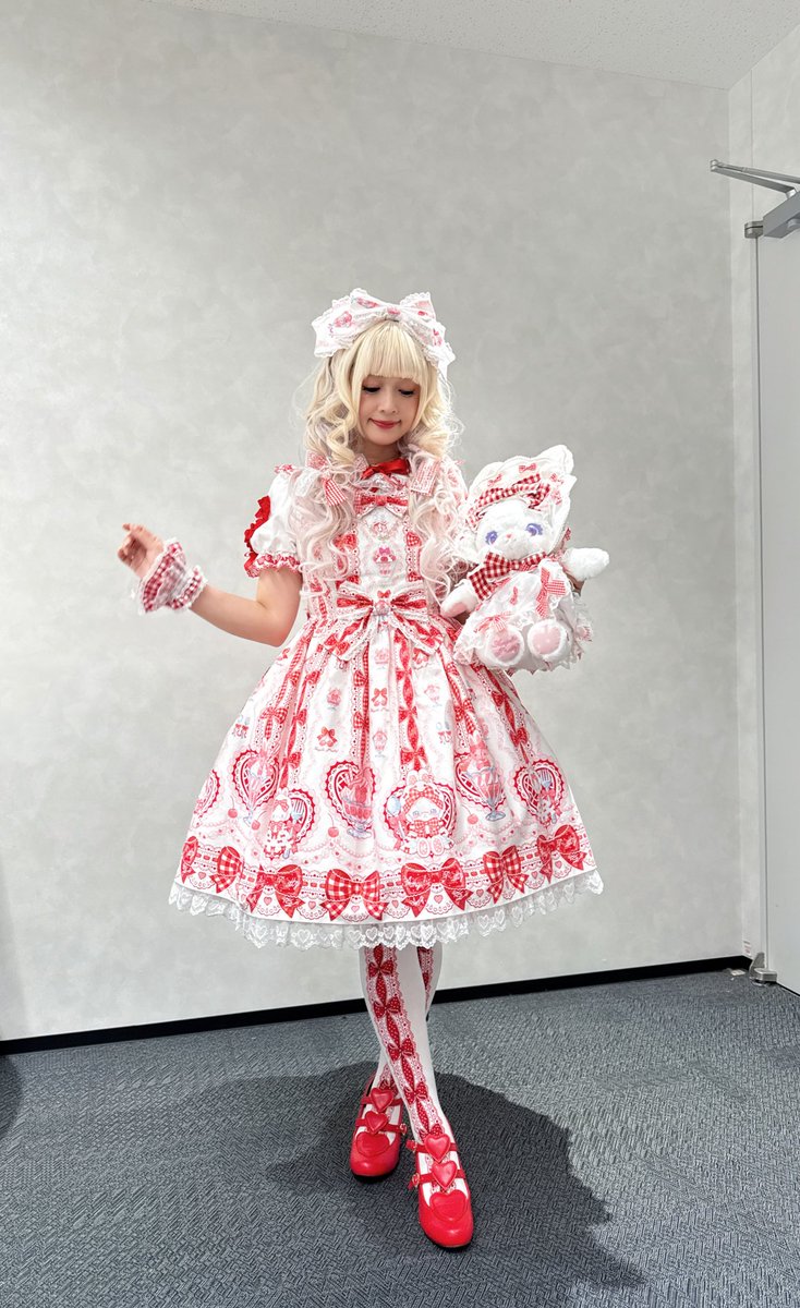 Post by 青木美沙子💕Aoki Misako on X: 赤好き❤️🐰