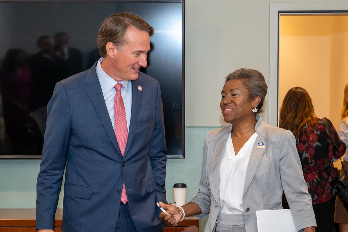 WinsomeSears's tweet image. Happy Birthday, @GovernorVA Youngkin! Thank you for your service, leadership, and dedication to Virginia. It’s been an honor working alongside you, and I am grateful for the accomplishments we’ve made together.