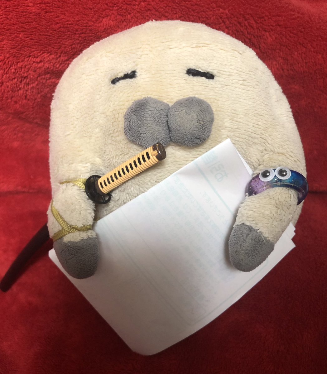 secondkotetsu's tweet photo. 渋谷ロフト6階、FEWMANY SHIBUYA LOFT GALLERY で開催中の、Bappy(@zakkabappy )さんの個展【ハリネズミの小さな物語 "冬のある日"】に行ってきたぞ❗️
Bappyさんは相棒の最初期のフォロワーで、俺達は思い入れが強いから、デザフェスでお会いした時に必ず行くと約束していた✨
在廊日の初日に行けて良かったし、会えて嬉しかった🦭✨
Bappyさんの作品はデザフェス等で観ていたが、額やスノードームタイプは初見で、その精密さは圧巻🦔✨
写真を撮り忘れたから、過去作含めて是非現場で見てほしい✨
壮大な作品を観られるのは個展の醍醐味だし、気に入った額タイプの作品のお迎えをその場で決めてきた✨
クリスマス当日も仕事がある相棒にとって、素敵なクリスマスプレゼントになったようだし、個展終了後に受け取るのが楽しみ🎄🎁✨
受け取ったら画像を載せるぞ🖼️🦔✨