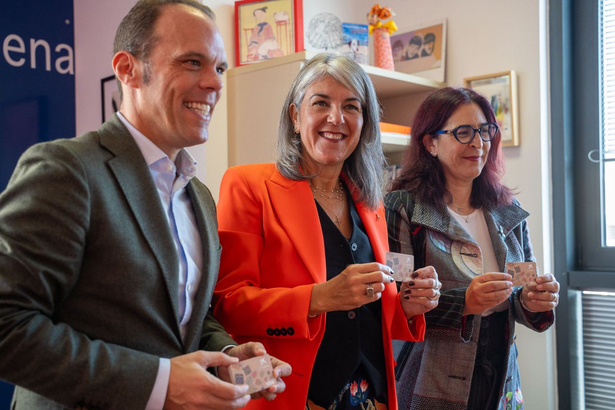 #BuenasNoticias <a href="/PPBenalmadena/">PP Benalmádena</a> 

El Ayuntamiento de Benalmádena reparte 200 tarjetas monedero para apoyar a familias en situación de vulnerabilidad durante la Navidad

benalmadena.es/noticias/N1324…