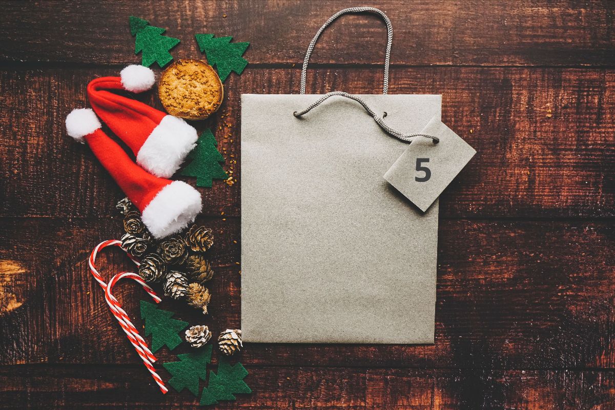 FunkyReaders's tweet photo. Store Newsletter - *|Store Newsletter - *|https://t.co/y3W3sn97dA
|* Day 5 what is in the bag?|* https://t.co/bmPbpgFkoO