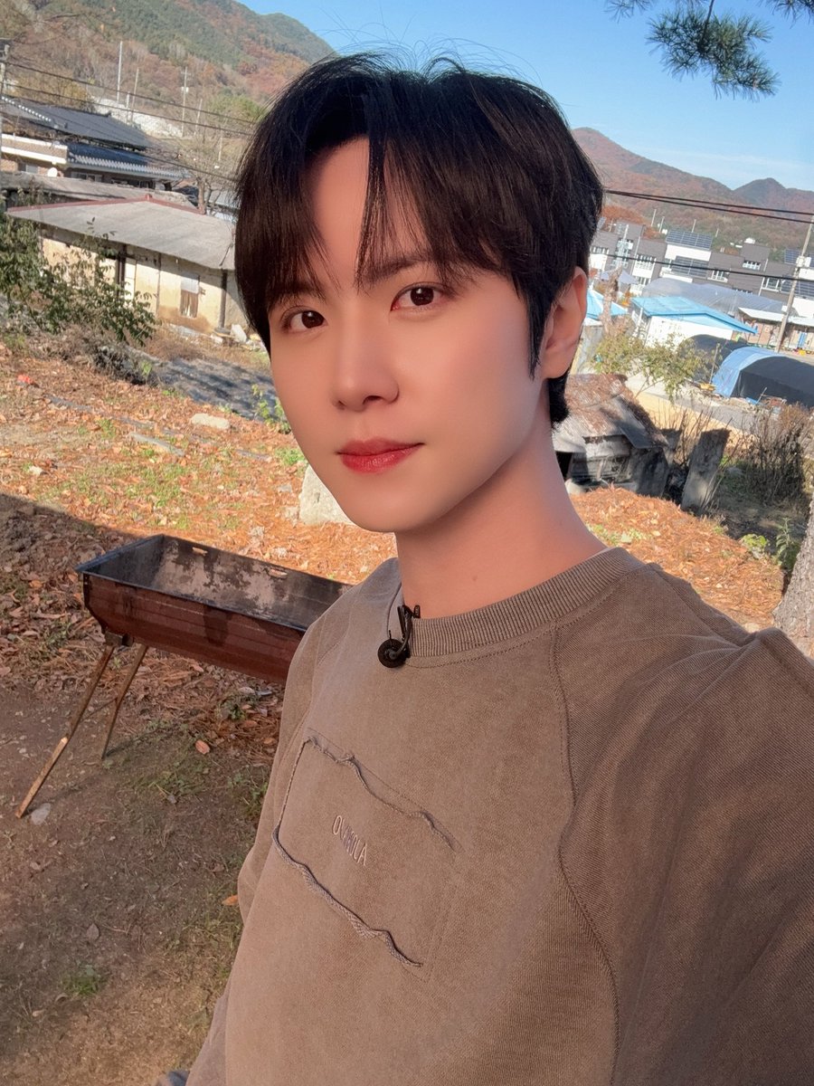 즐거움으로 가득했던 이웃집 찰스😀
행복한 여행을 즐긴 동한이처럼 루아이도 행복한 저녁 보내세요❣️

#위아이 #WEi
#김동한 #KIMDONGHAN