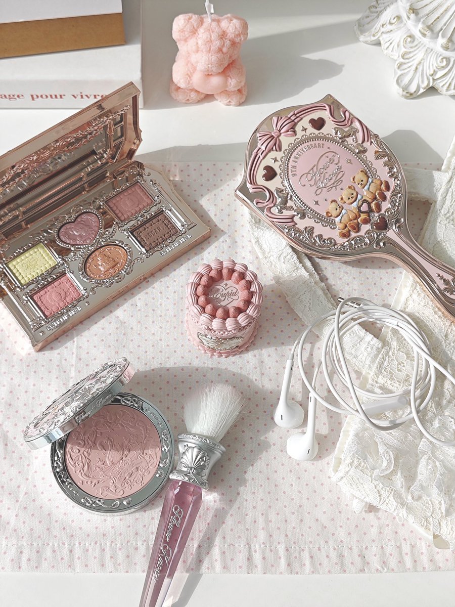 贅沢パヴェ フラワーグラスパープルとカラフル レインボー猫ちゃんのピアス♡ Flower Knows Japan (@flowerknows_jp) / Posts / X