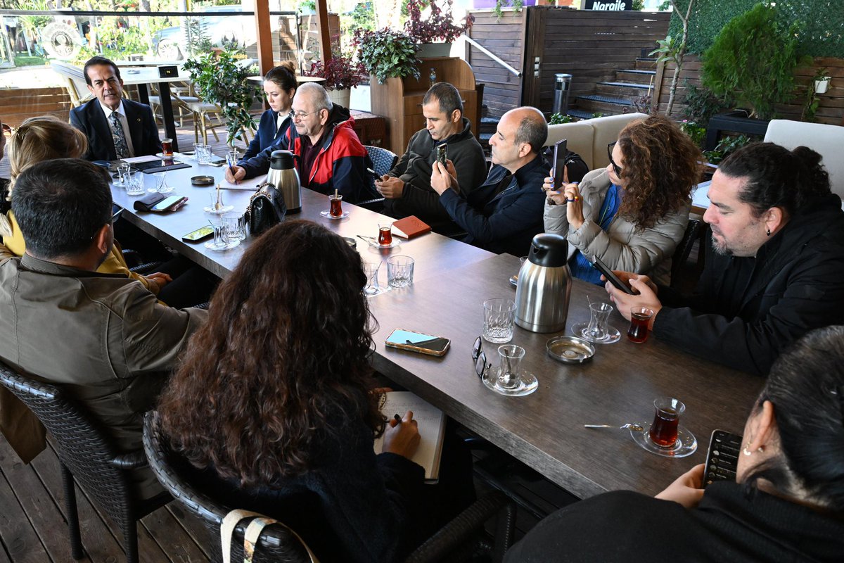 EMD Antalya üyeleri olarak, TOBB YK Üyesi ve Antalya Ticaret Borsası Başkanı Ali Çandır ile bir araya geldik. Tarım, ekonomi ve Antalya gündemine ilişkin gelişmelerin değerlendirildiği toplantıda, Çandır üyelerimizin sorularını yanıtladı. Nazik ev sahipliği için teşekkür ederiz.
