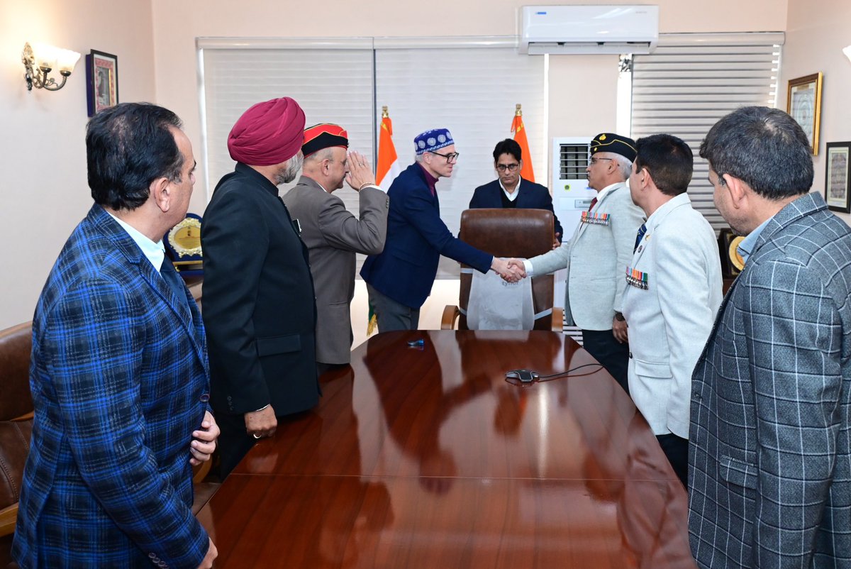 CM_JnK's tweet image. In observance of Armed Forces Flag Day, Brig. Pankaj Chib, SM, VSM (Retd.), Director, Sainik Welfare Department, along with departmental representatives, today pinned the Token Flag on the Chief Minister. The gesture reaffirmed the Government’s strong commitment to the welfare of…