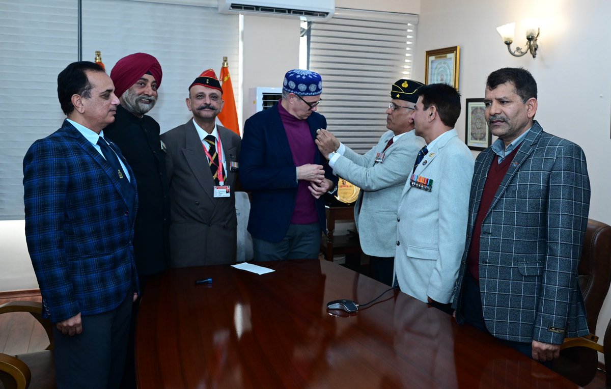 CM_JnK's tweet image. In observance of Armed Forces Flag Day, Brig. Pankaj Chib, SM, VSM (Retd.), Director, Sainik Welfare Department, along with departmental representatives, today pinned the Token Flag on the Chief Minister. The gesture reaffirmed the Government’s strong commitment to the welfare of…