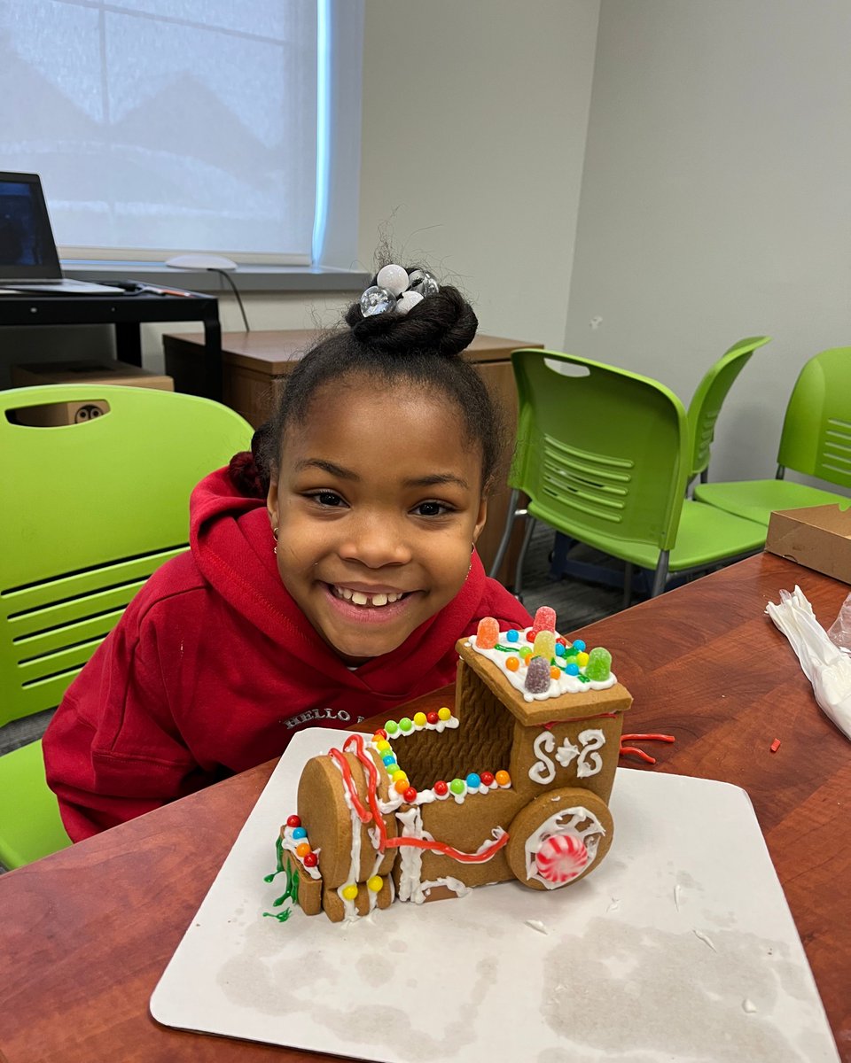 BBBSPgh's tweet photo. There’s nothing like celebrating the season with our community! 🎄

#BBBSPGH #MentorshipMatters #BeAMentor #EmpowerYouth #BigBrothersBigSisters https://t.co/BxQx98GJX9