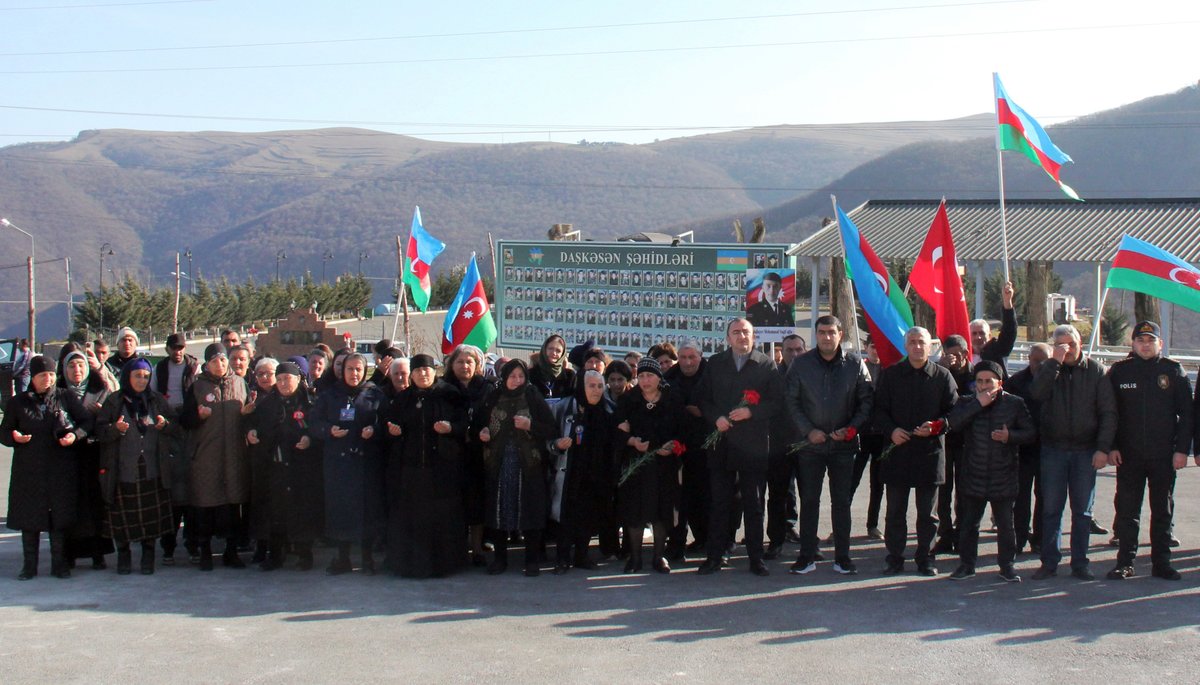 Daşkəsənli Vətən müharibəsi şəhidləri Röyal Verdiyevin, Məhəmməd Abdullayevin, Elnur Bağırovun və Orxan Cəfərlinin şəhadətlərinin beşinci ildönümləri qeyd olunub

Ətraflı linkdə: dashkesen-ih.gov.az/az/news/daskes…