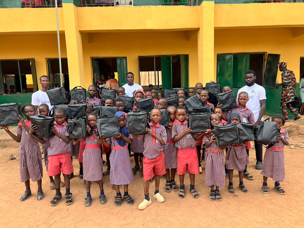rf_org's tweet photo. We ended the year empowering more lives.
Today, we visited School II of OOLG Primary &amp; Secondary to equip needy pupils with vital educational tools.

Big thanks to the Phoenix Token Community for their support always 
Heartfelt thanks to the KINDCAT team for sponsoring https://t.co/J3AWw04buM
