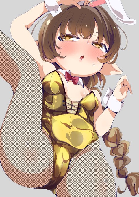 左Twitter(現X) 右Pixev #今年も残りわずかなので今年一番伸びた絵を貼る